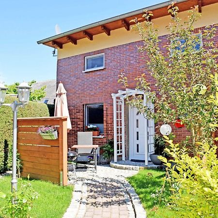 Ferienhaus Zum Hafen In Altefaehr Exteriér fotografie