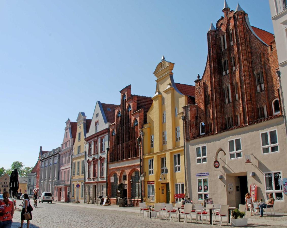 Ferienhaus Zum Hafen In Altefaehr Exteriér fotografie